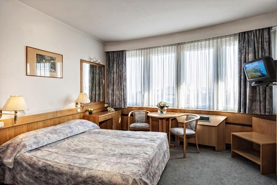 Budapest - Free Parking 3*